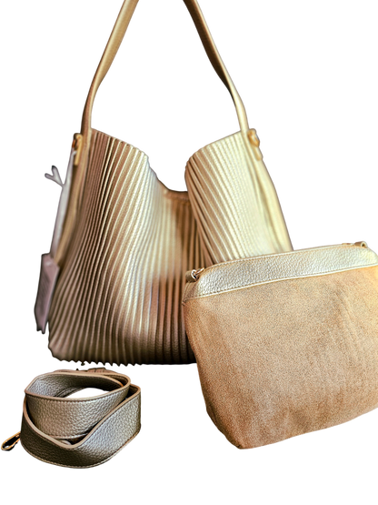 Borsa plissettata oro con effetto metallico in similpelle, tracolla e pochette vista frontale