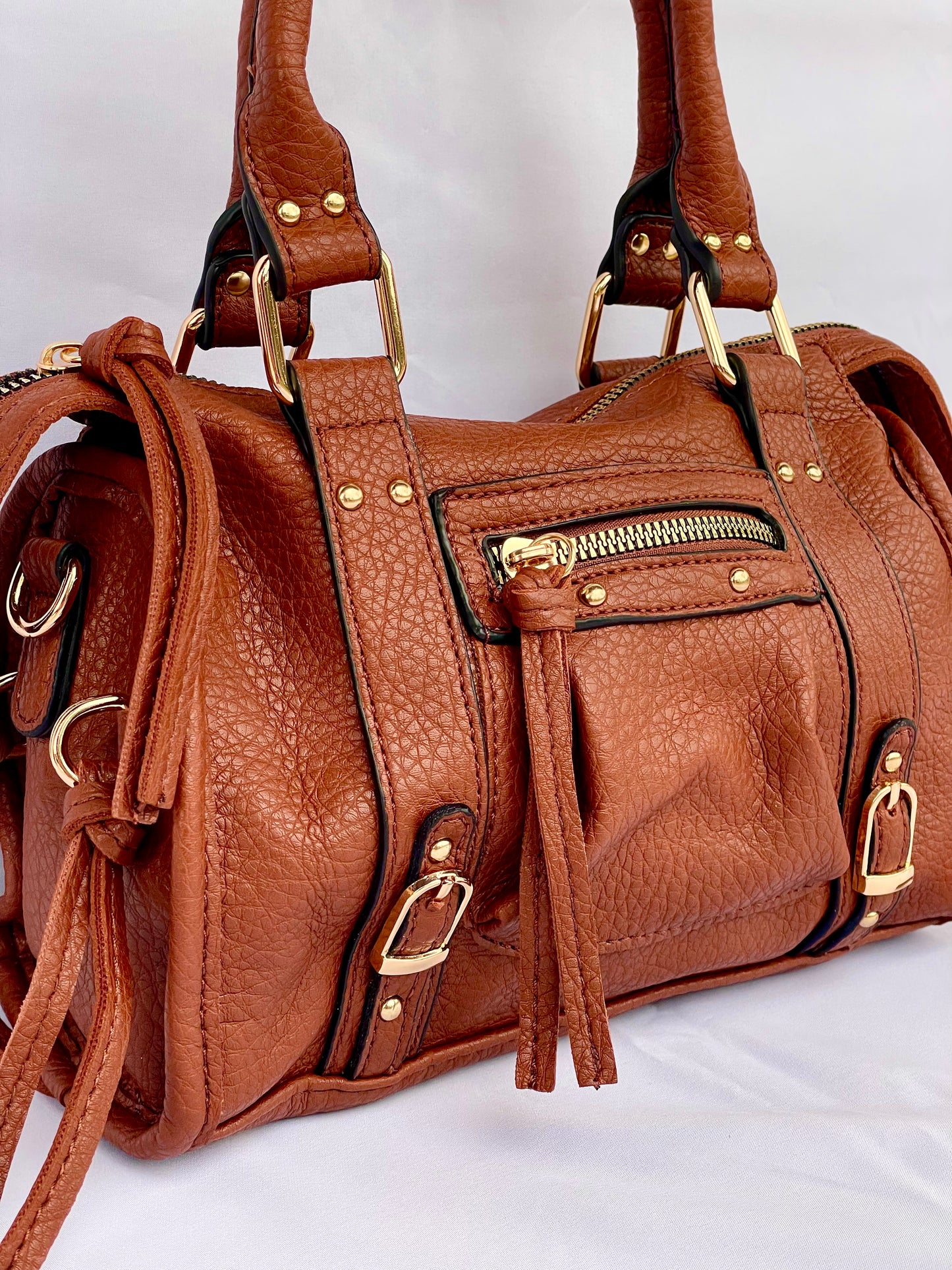 Borsa Tokyo mini stile urban chic color marrone vista sui dettagli