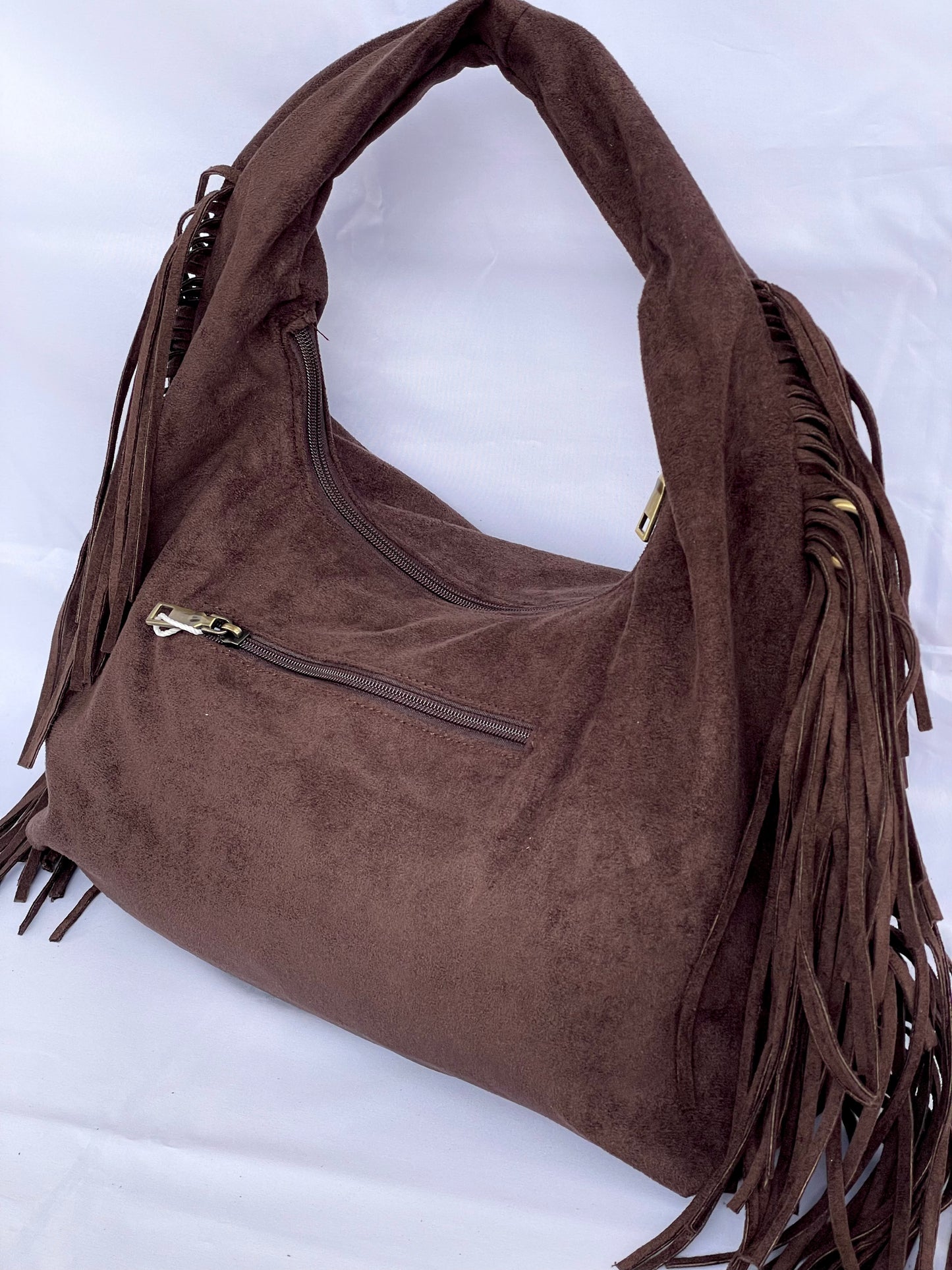 Borsa hobo Savanna scamosciata con frange boho-chic color caffè vista posteriore
