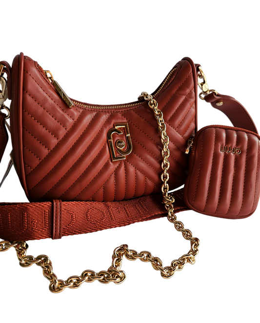 Borsa Liu Jo Deer matelassé ecosostenibile con tracolla in catena e in tessuto con portamonete abbinato
