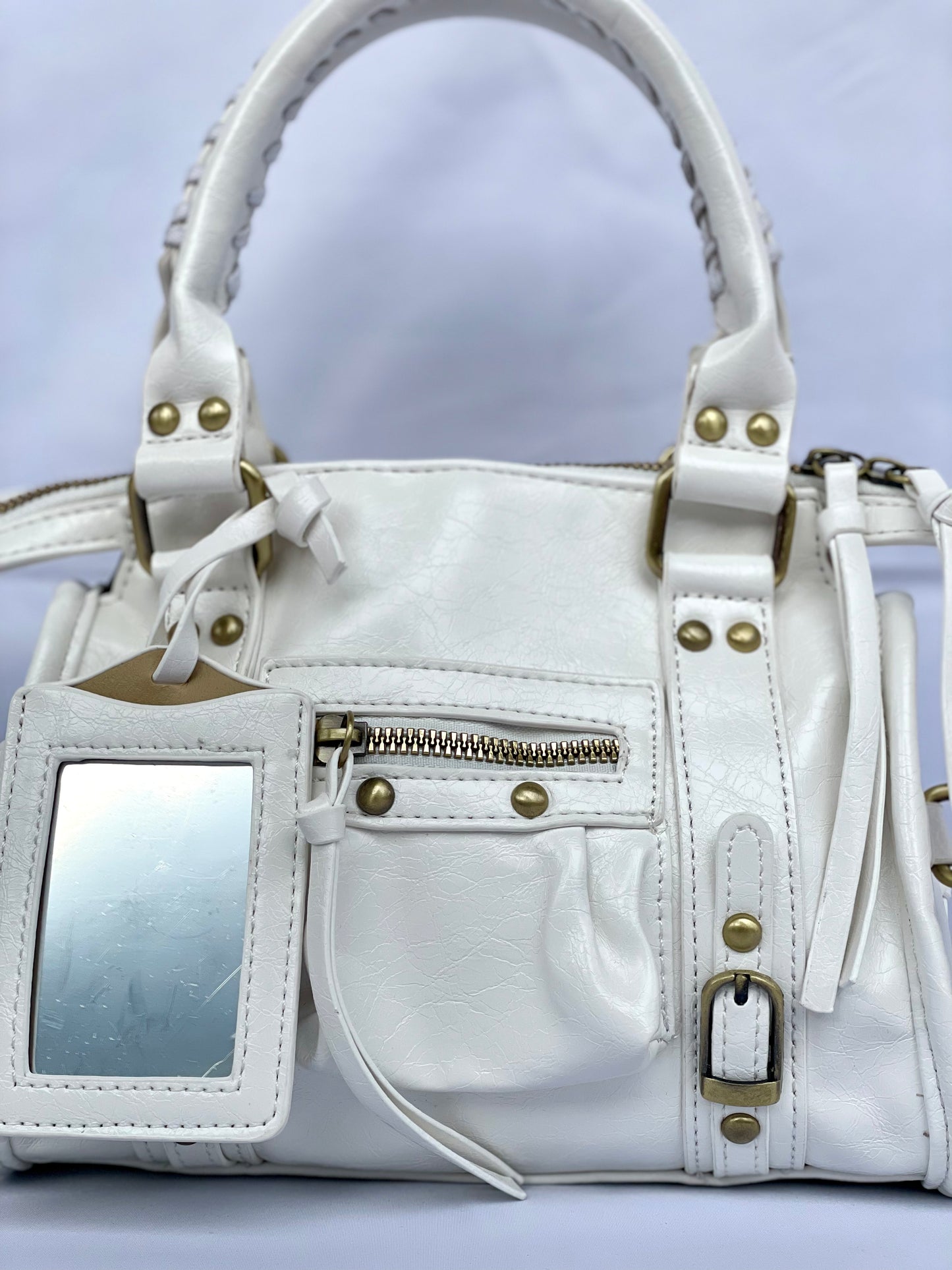 Borsa Tokyo Mini bianca, city bag con specchietto vista frontale ravvicinata